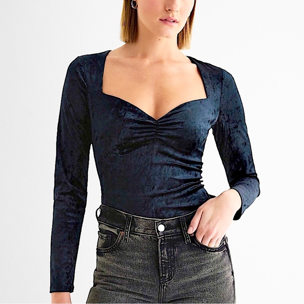 Express Body Contour Velvet Top Black S